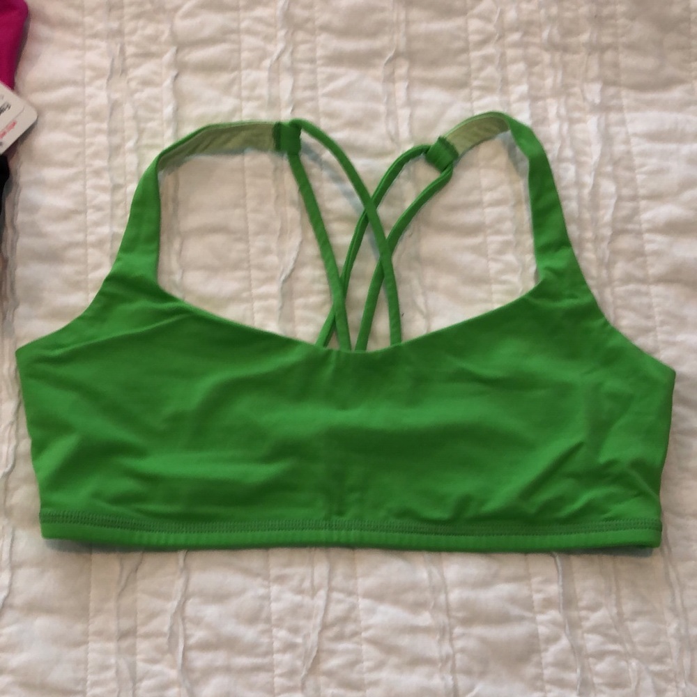 Lululemon free to be bra sz8